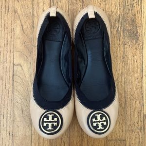 Tory Burch Caroline Light Tan and Black Scrunch Ballet Flats Size 7